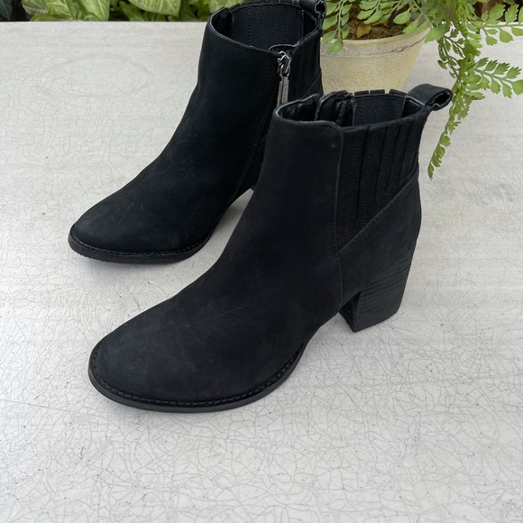 Blondo🔴Waterproof black Nubuck leather booties - Picture 3 of 5